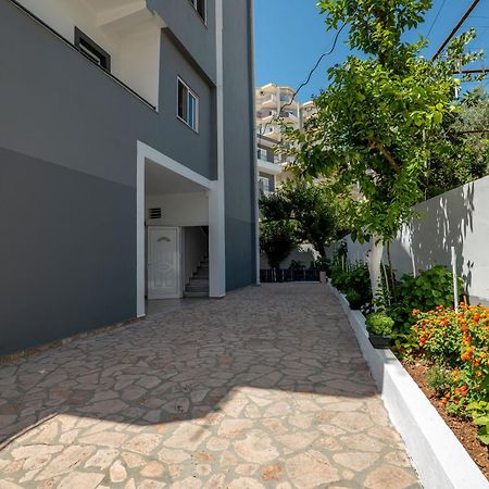 Hoteleks Inn & Suites Sarandë Exterior foto
